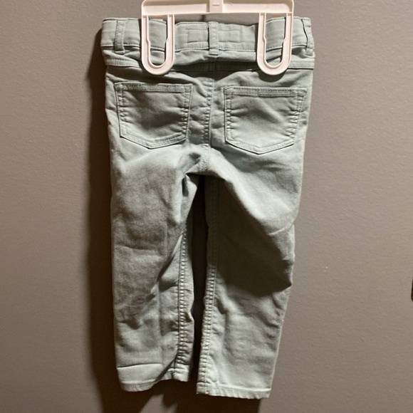 “WORN ONCE” GIRLS JEANS SIZE 1 1/2 to 2 YEAR OLD GIRL! IN GREAT CONDITION! - Picture 3 of 4